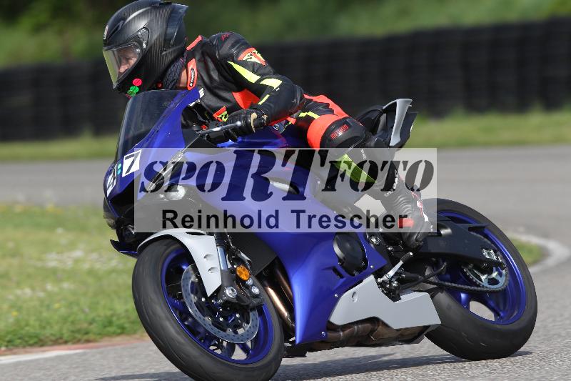 /Archiv-2025/10 23.04.2025 Cornu Master School ADR/gruen-vert/47